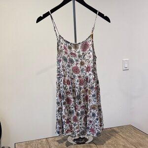 Rip Curl White Floral 🌺 Dress